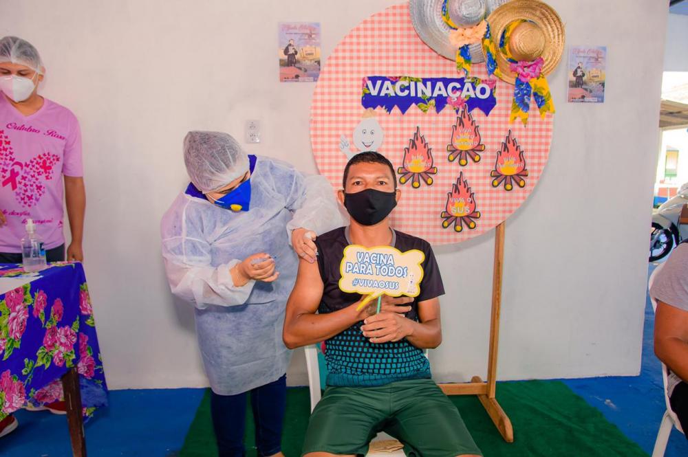 Nhamundá inicia vacinação dos adultos de 35 à 39 anos contra a Covid-19