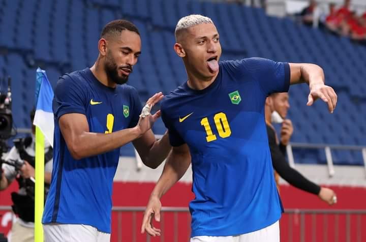 Brasil vence a Arábia Saudita por 3 a 1 e garante a liderança do Grupo D das Olimpíadas