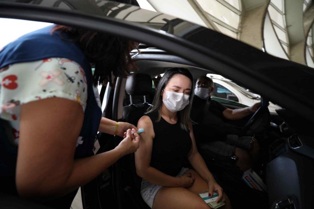 Em 31 horas, mutirão 'Vacina Amazonas' registra 80 mil doses aplicadas contra a Covid-19 em Manaus