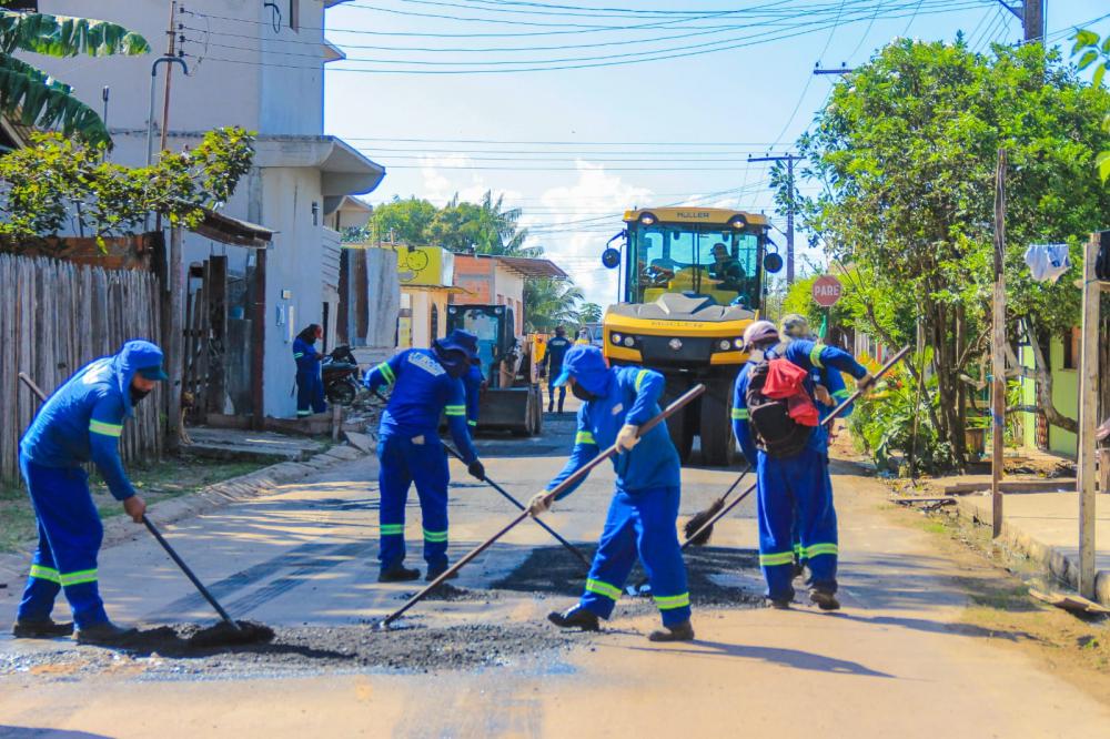Obras: Prefeitura de Parintins leva recapeamento asfáltico aos bairros da cidade