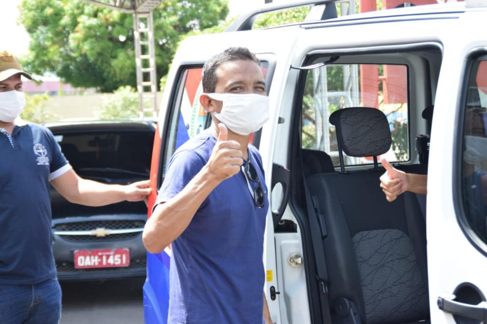 Durante jornada oftalmológica, homem volta a enxergar após cinco anos em Parintins