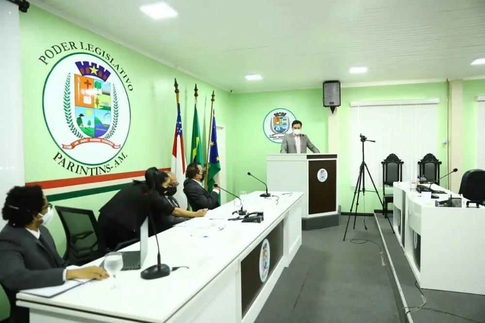 Câmara discute serviços prestados pelas empresas de telefonia móvel e internet em Parintins