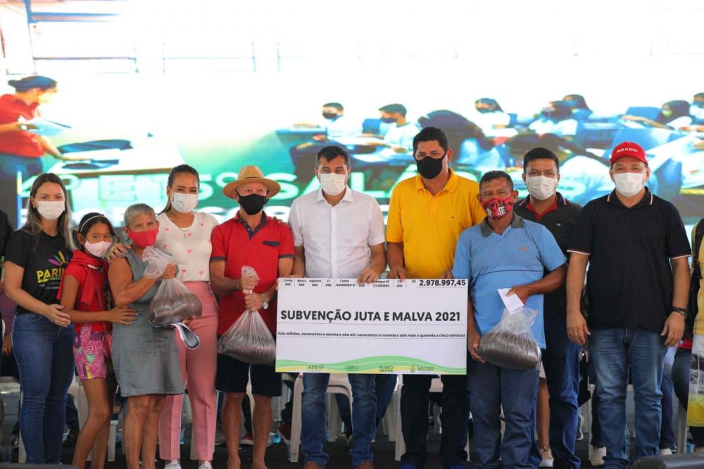 Em Parintins, Wilson Lima firma convênios de R$ 490 mil para revitalizar Parque de Exposições e realizar Expopin