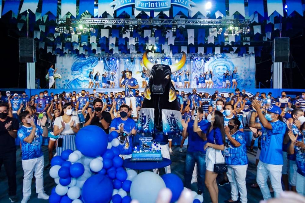 Boi Caprichoso reúne torcedores no Curral Zeca Xibelão e comemora 108 anos de história