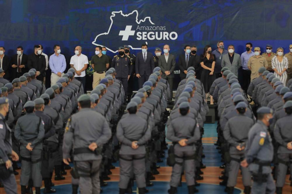 Wilson Lima participa de formatura de 404 policiais que vão reforçar segurança pública no interior
