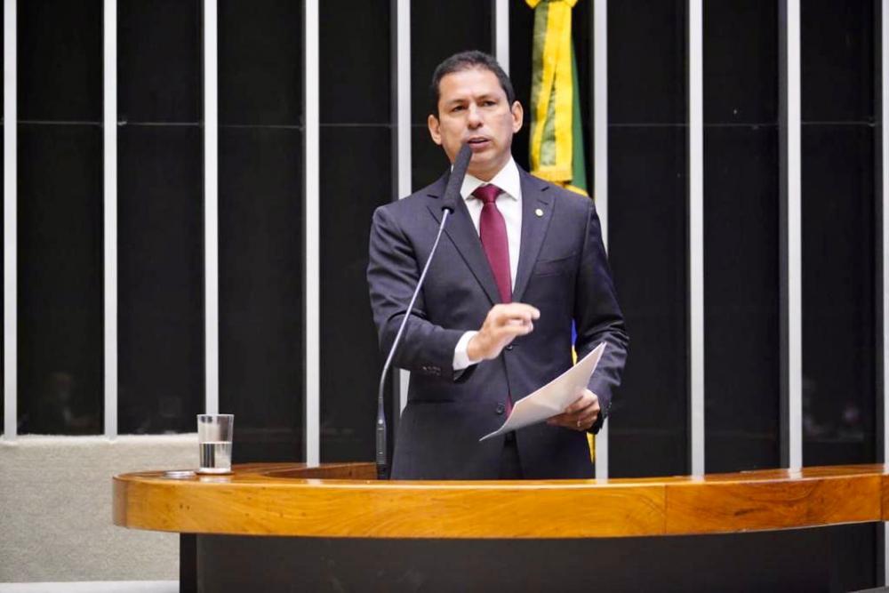 Marcelo Ramos vota contra PEC dos Precatórios e defende pagamento integral aos professores