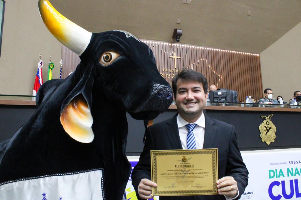 Boi Caprichoso é homenageado pela Aleam no Dia Nacional da Cultura