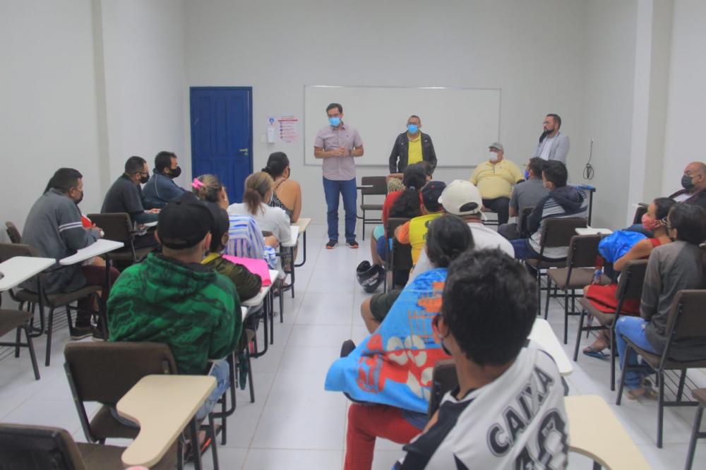 Para construção de anfiteatro, lanchonetes da parte central da Praça dos Bois serão realocadas em outra área