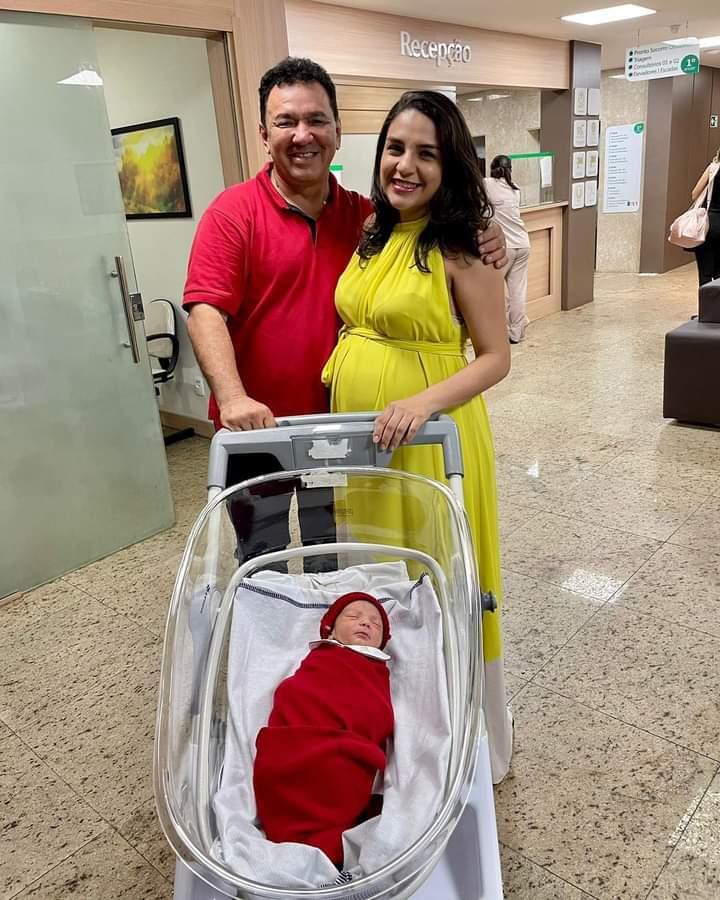 Filho recém-nascido do deputado Tony Medeiros é intubado com grave infecção em Manaus