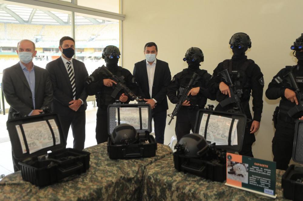 Wilson Lima entrega equipamentos para reforçar segurança nas fronteiras do Amazonas