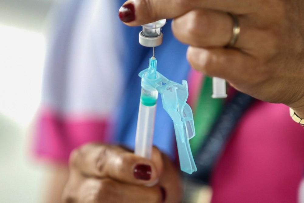 Wilson Lima anuncia que vacinação contra Covid-19 em crianças no Amazonas será por grupos prioritários