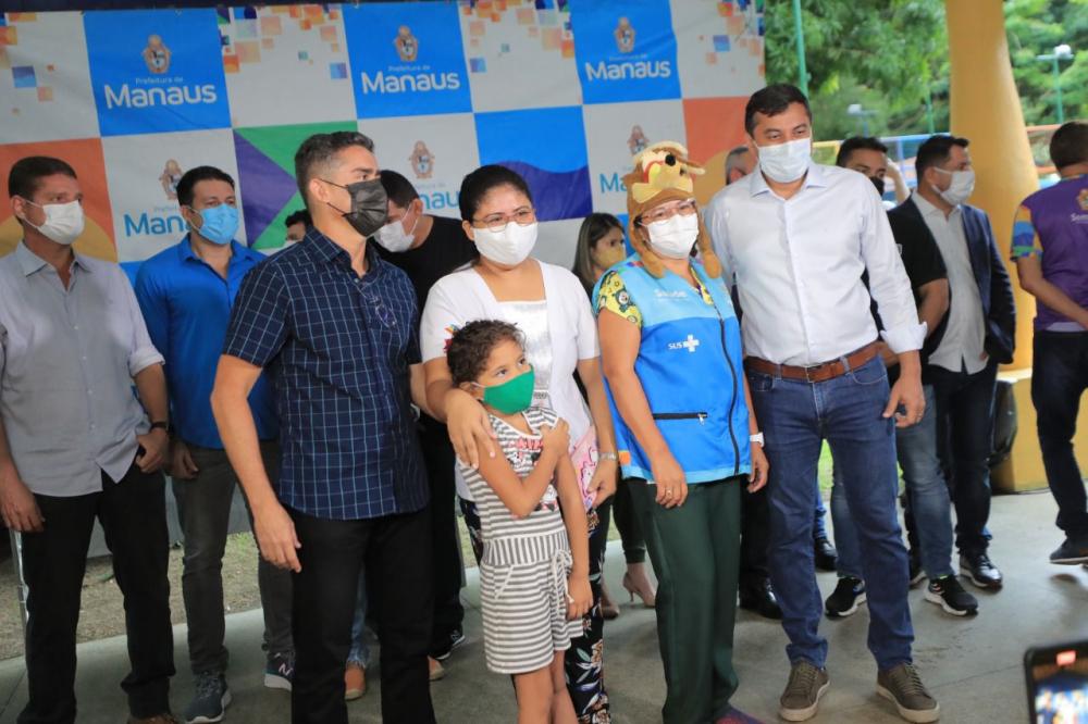Wilson Lima acompanha início da vacinação contra a Covid-19 de crianças de 5 a 11 anos em Manaus