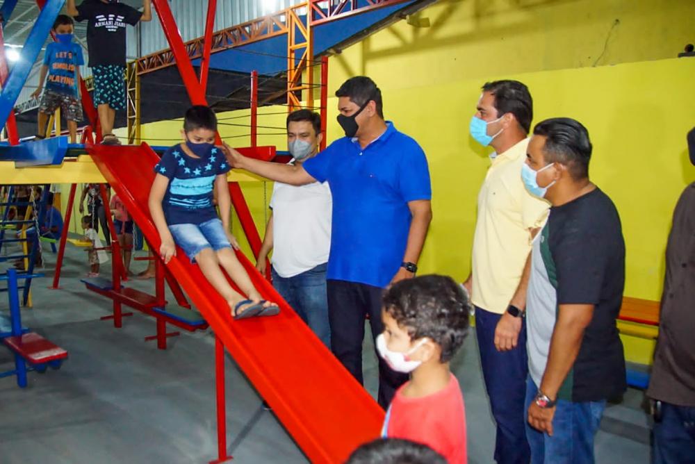 Bi Garcia inaugura novo ginásio e parque infantil do Complexo Benedito Azedo
