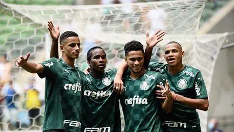 Palmeiras goleia o Santos e conquista o primeiro título da Copinha
