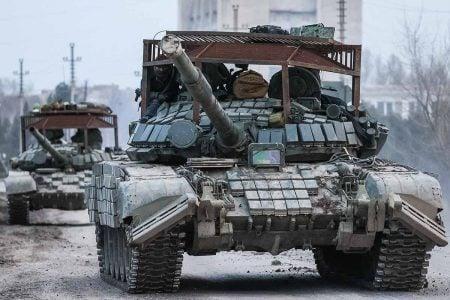 Tropas russas avançam, cercam Kiev e tomam controle de Chernobyl