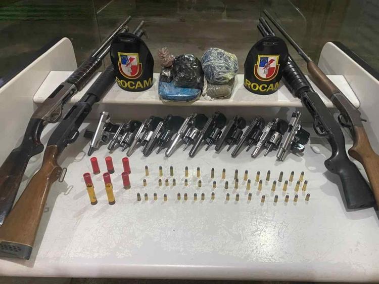 Rocam apreende arsenal de armas de membros de facção no Amazonas
