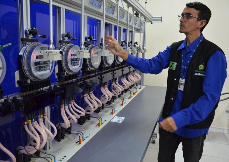 Amazonas Energia é multada em R$ 400 mil por medidores irregulares