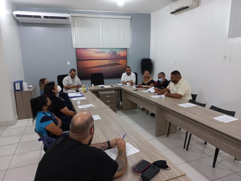 Entidades de Parintins discutem sobre Risco da Fauna no aeroporto Júlio Belém