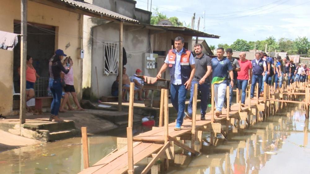 Governador Wilson Lima anuncia repasse de R$ 1 milhão para minimizar estragos da chuva em Itacoatiara