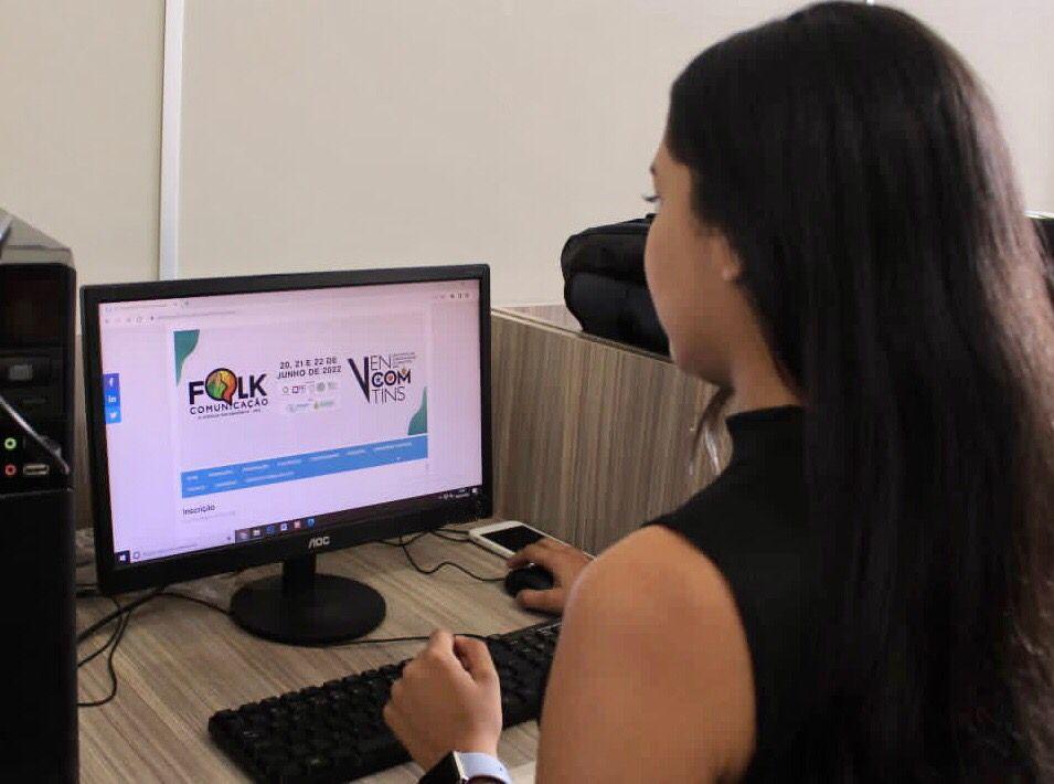 Curso de Jornalismo recebe convidados nacionais e internacionais durante Jornada de Folkcomunicação e Encomtins 2022