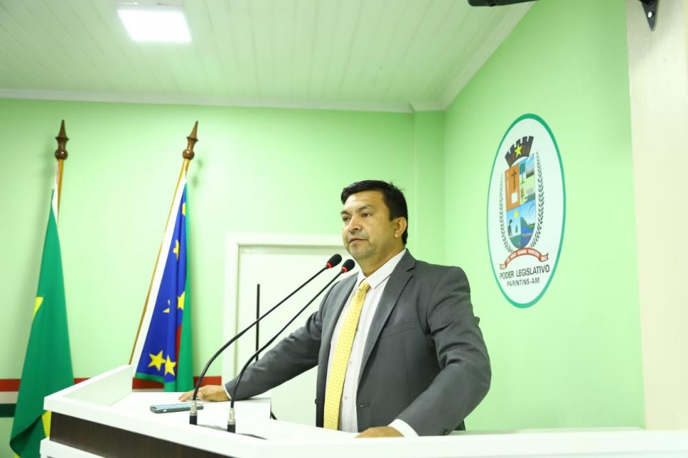 Vereador Telo Pinto propõe construção de Quadra Poliesportiva e Cultural para o colégio do Carmo