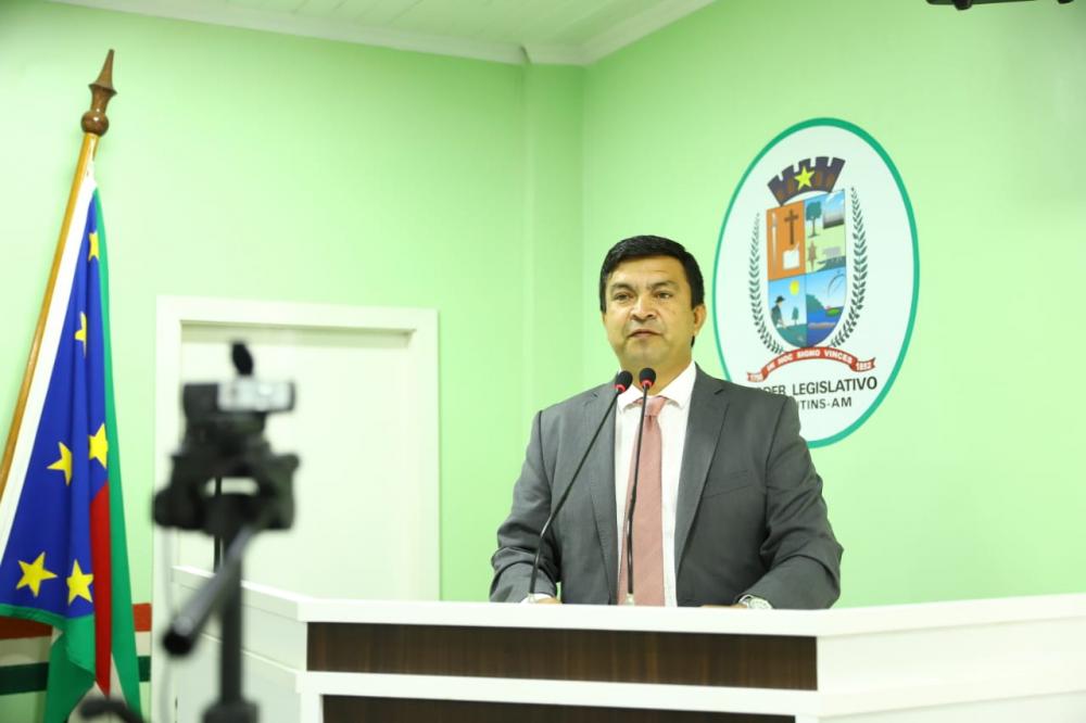 No Dia do Gari, vereador Telo Pinto pede à população a contribuir para manter a cidade limpa