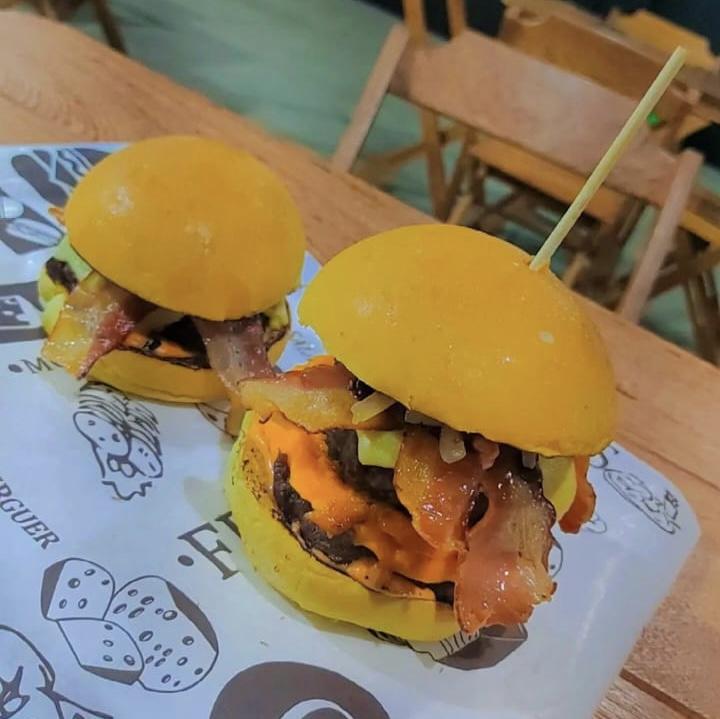 Grupo Albuquerque inaugura hamburgueria com sistema de carne assada na brasa em Parintins