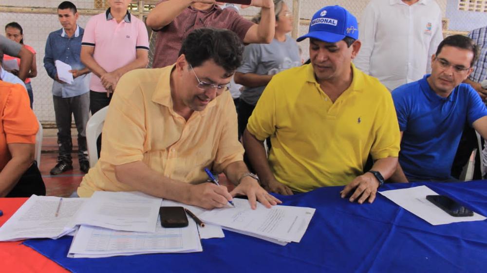 Com senador Braga, Bi Garcia dá ordem de serviço para o asfaltamento de quase 50 km na estrada de Vila Amazônia