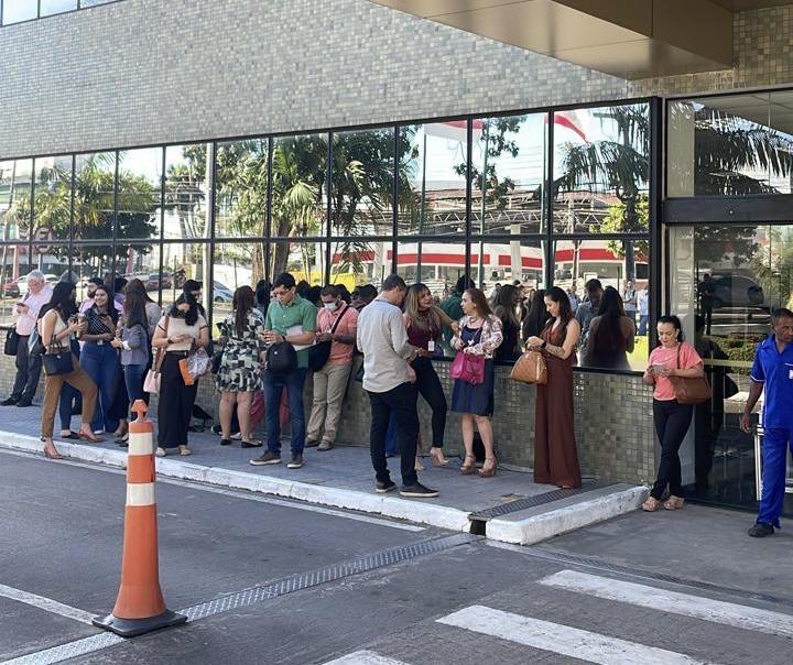 Prédio do Tribunal de Justiça do Amazonas é evacuado devido forte tremor