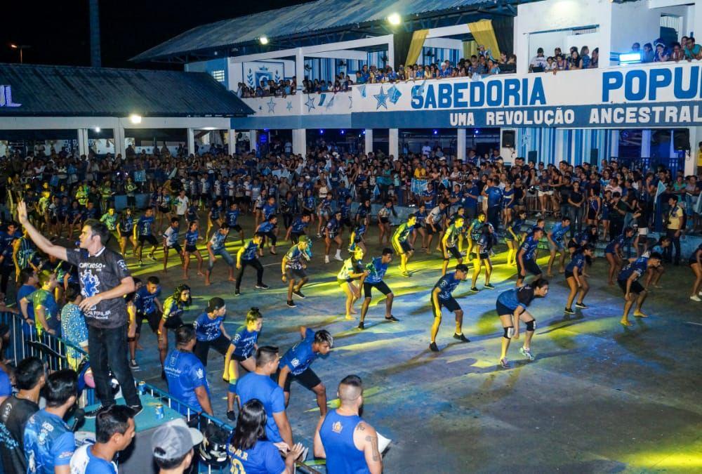 Caprichoso inicia ensaios técnicos com arrecadação de alimentos em Parintins