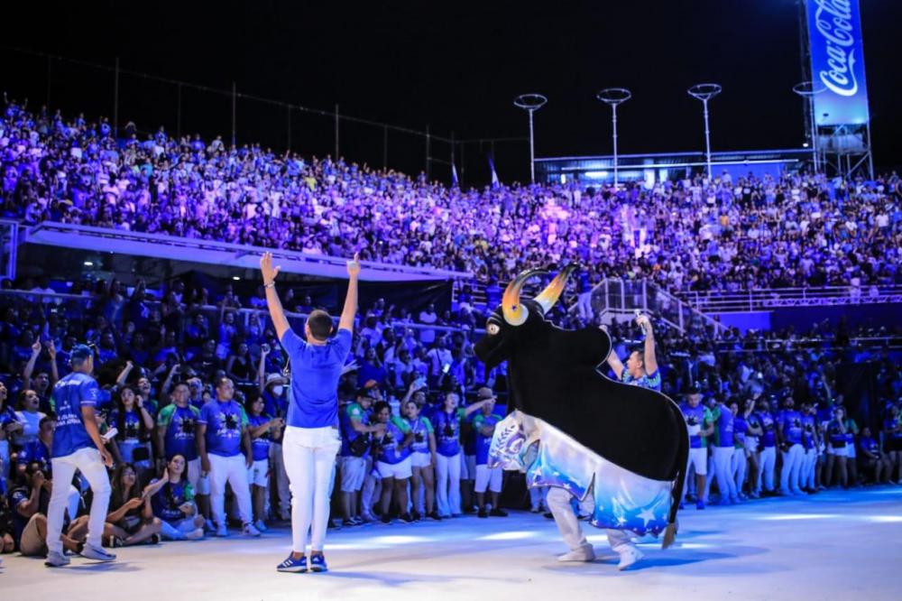 Emoção, luta e reencontro: Caprichoso brinca no Bumbódromo e está pronto para vencer Festival de Parintins