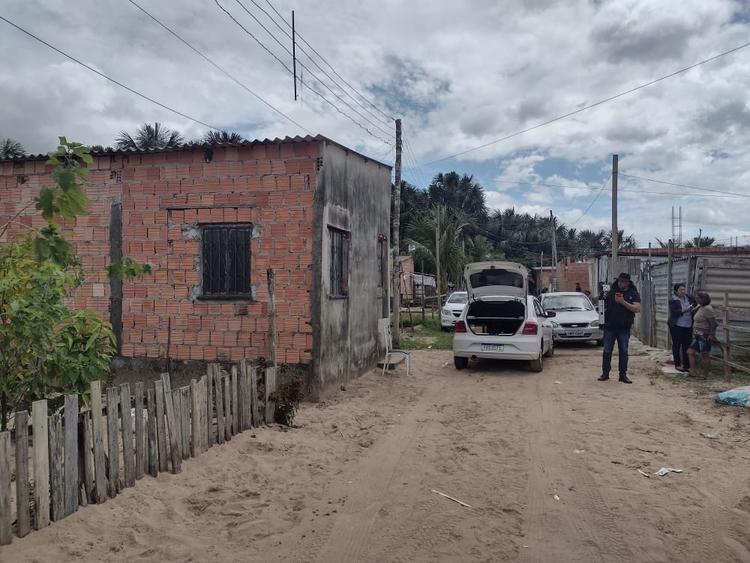 Homem é executado a tiros ao abrir janela de casa para ver quem o chamava em Manaus