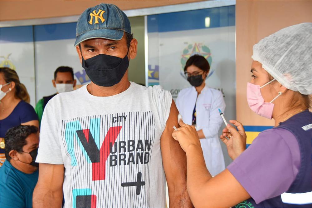 Parintins promove vacinação em supermercados e Praça da Catedral neste final de semana