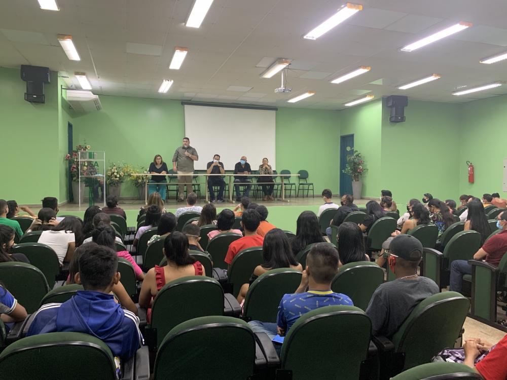 Fametro Parintins lança projeto ‘Minha Redação é Nota Dez’ para estudantes do 3º ano do ensino médio