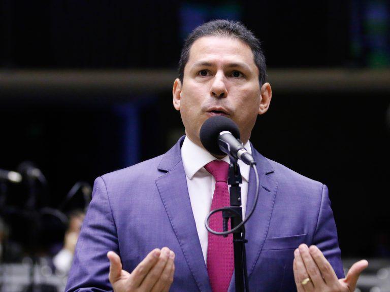 Marcelo Ramos apresenta projeto que prevê incentivo a quem investir em pesquisa na AM