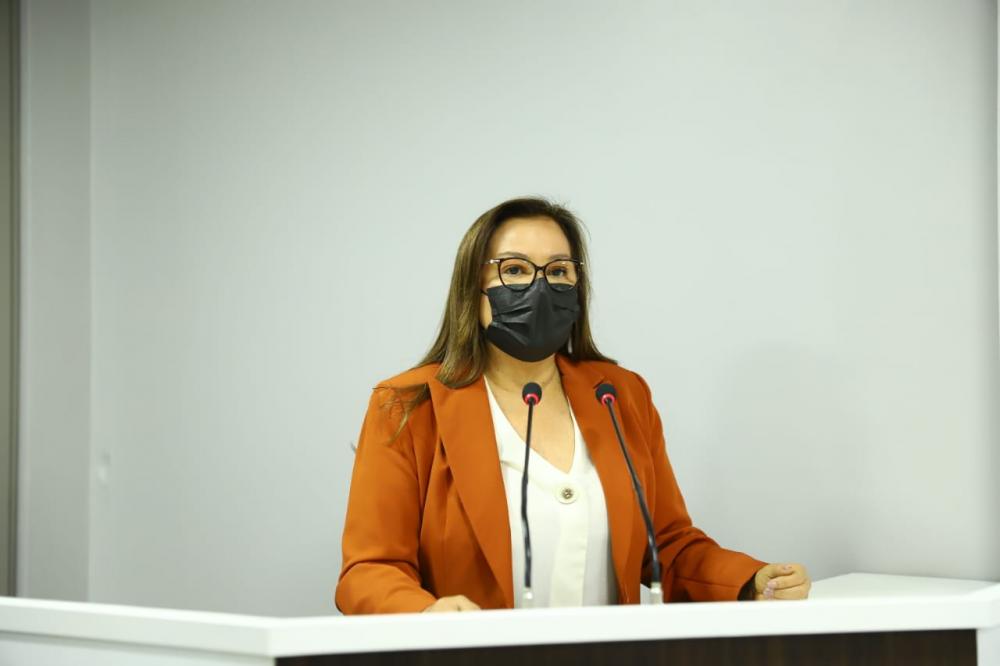 Cursos itinerantes do Centro Dona Cota para atender famílias assistidas na Estação Cidadania indicados por Márcia Baranda