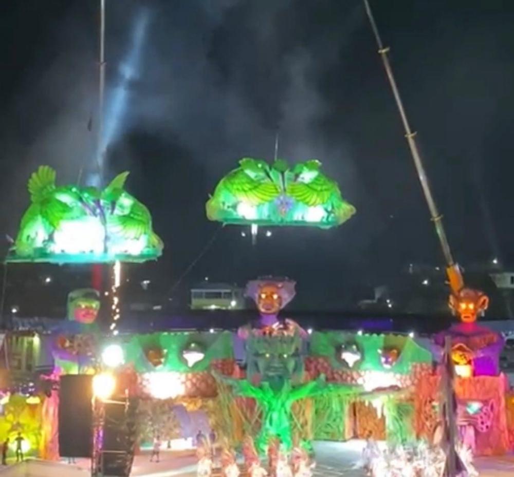 Guindaste quebra e módulo alegórico da ciranda Flor Matizada despenca em Manacapuru