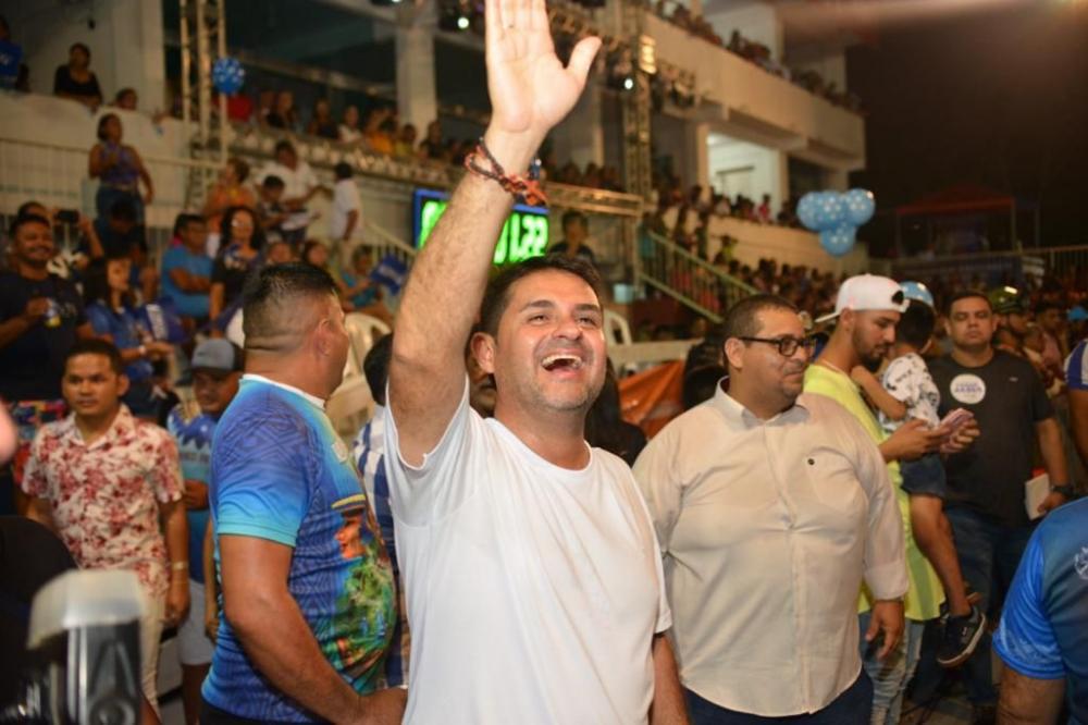 Glenio Seixas ressalta crescimento da economia durante Festival Folclórico de Barreirinha 