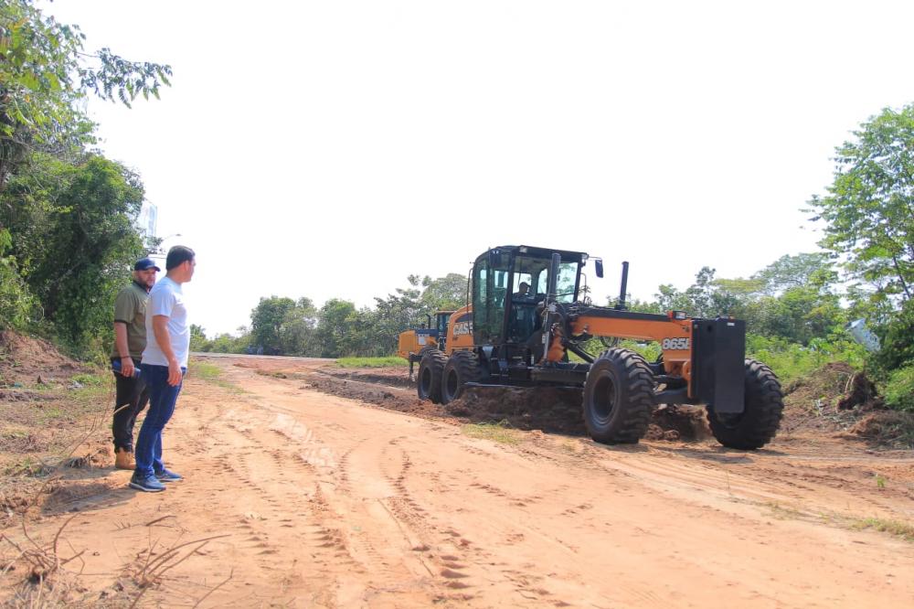 Prefeitura de Parintins executa melhorias na estrada do São Miguel do Parananema