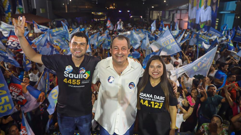 Ao lado de Omar, Saullo Vianna movimenta multidão na Zona Sul de Manaus