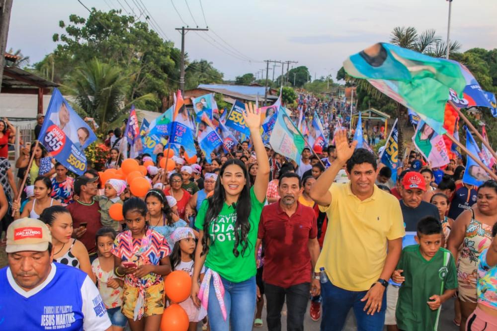 Com multidões em caminhada e comício histórico, Mocambo e Caburi abraçam campanha de Mayra Dias