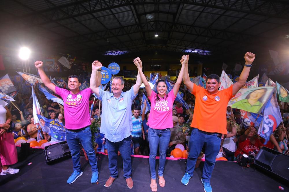 Em Manaus, Mayra Dias reúne mais de 5 mil pessoas em comício