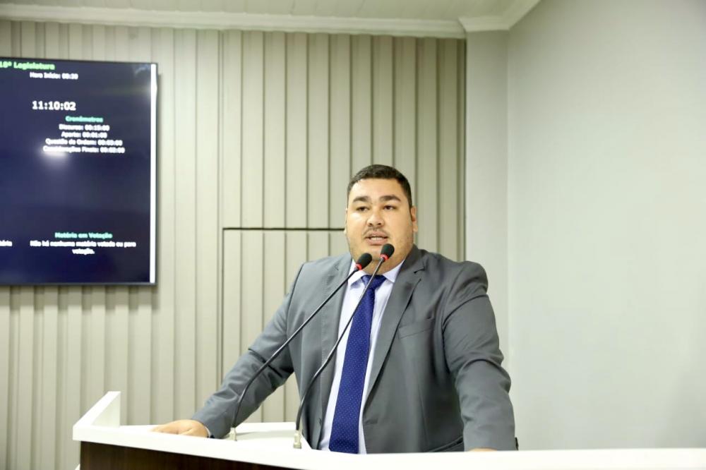 Alex Garcia apresenta Moção de Aplausos para aluno finalista da 24ª Olimpíada Brasileira de Informática