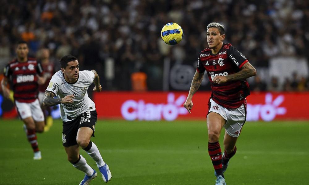 Flamengo e Corinthians buscam título da Copa do Brasil nesta quarta-feira (19), no Maracanã