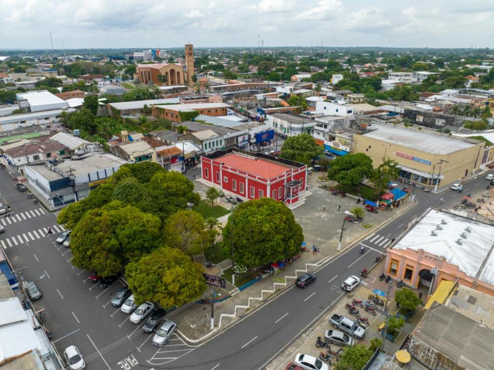 Em Parintins, Bi Garcia assina ordem de serviço para revitalização da Praça Eduardo Ribeiro