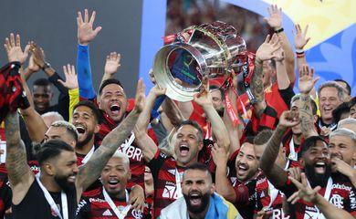 Nos pênaltis, Flamengo derrota Corinthians e conquista o tetracampeonato da Copa do Brasil