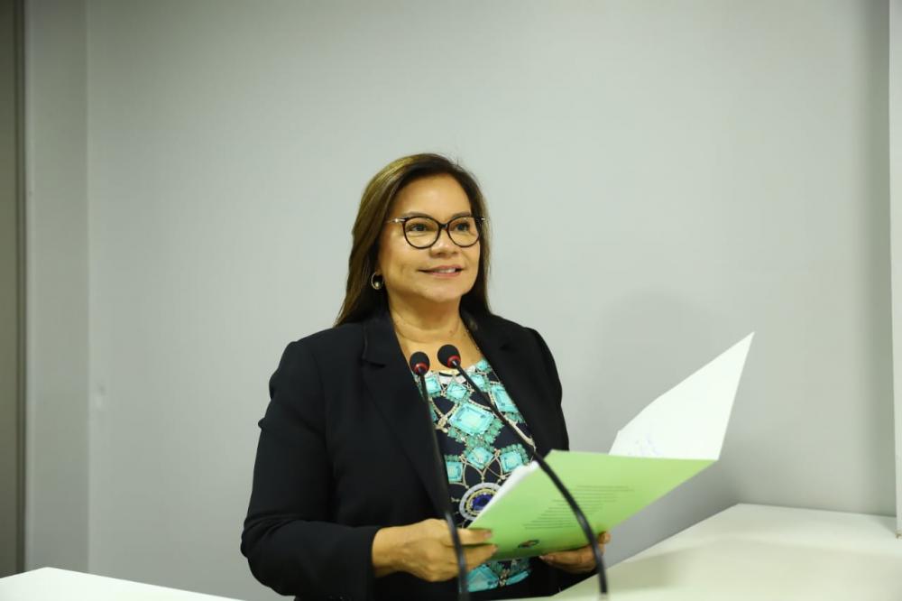 Márcia Baranda indica implantação de um Centro de Controle de Zoonoses em Parintins