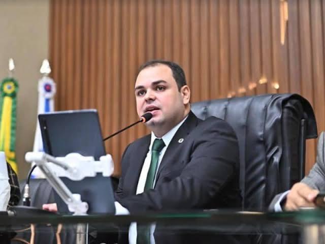 Deputado Roberto Cidade pode ser reeleito presidente da Aleam por aclamação