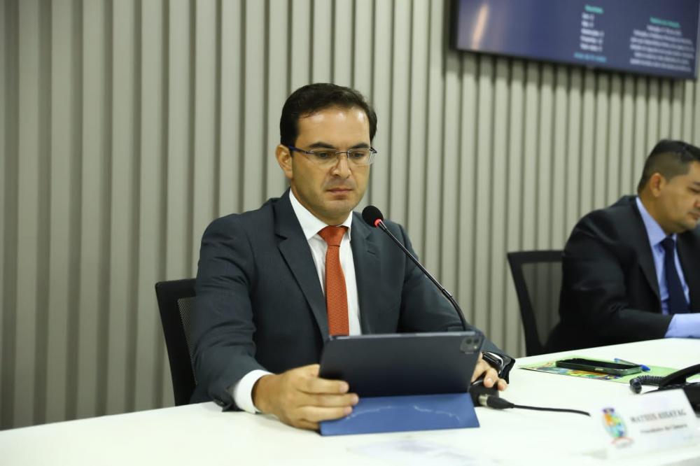 Mateus Assayag antecipa pagamento do 13º salário dos Servidores da Câmara Municipal