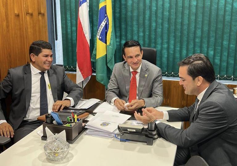 Em Brasília, Bi Garcia articula emendas parlamentares e liberação de investimentos para Parintins em 2023